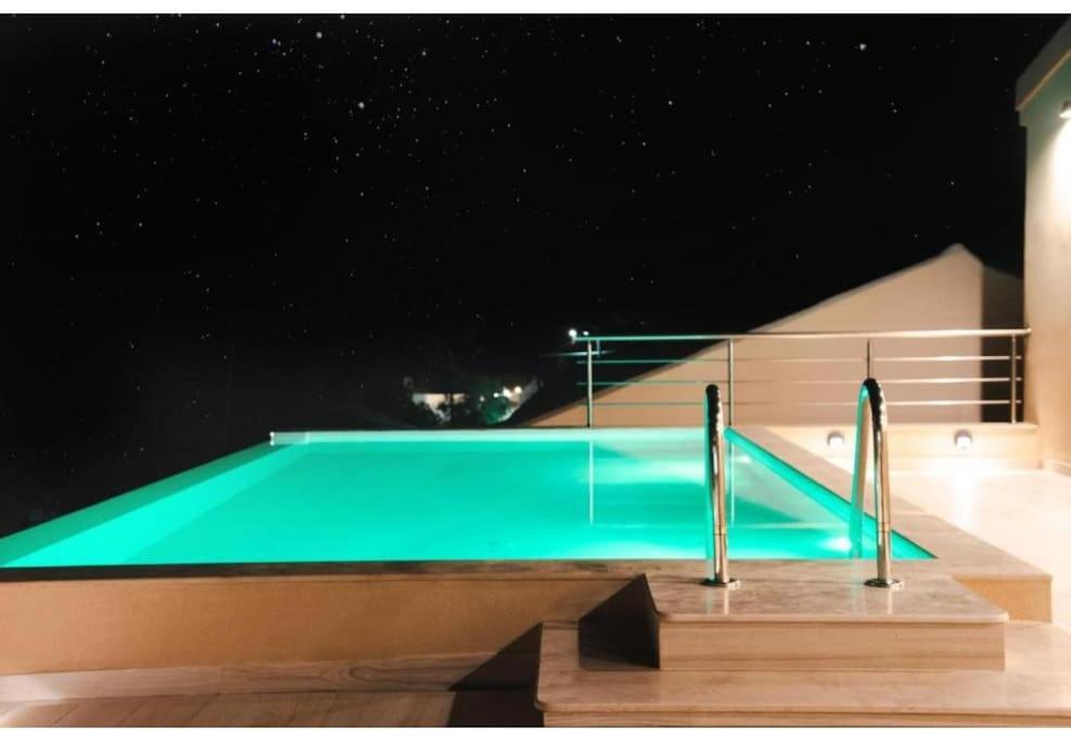 Villa Vasillis-Heated Swimming Pool With Infinity View Vitalades Exterior photo